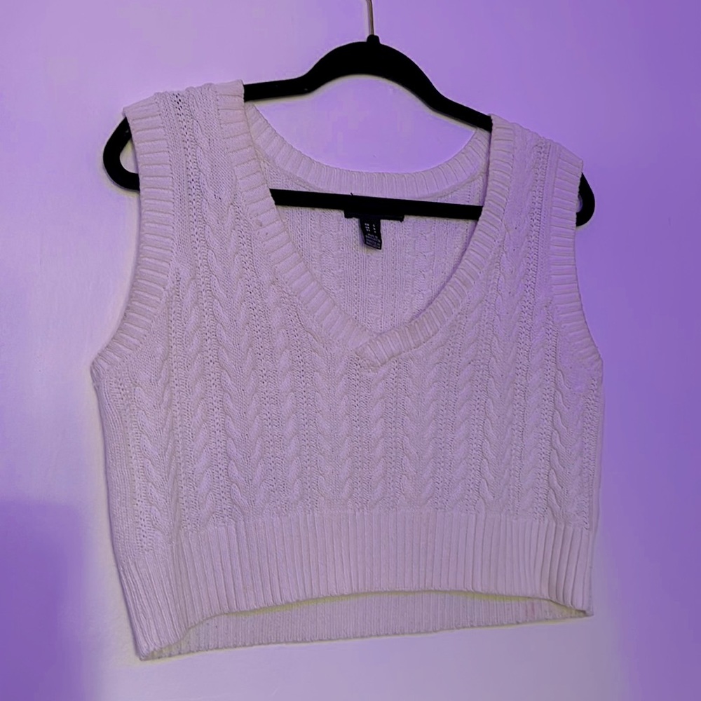 Knitted sleeveless vest / Brand: Streetwear Society / Ivory color / Size: S-M